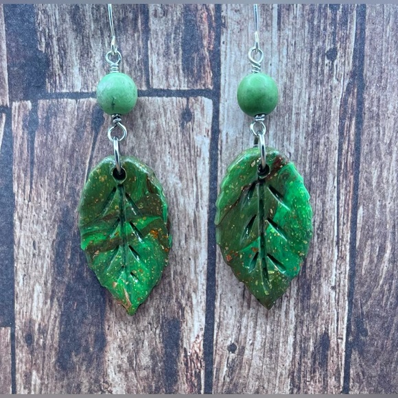 Pumpkin leaf Dangle Earrings Polymer Clay & Gaspeite natural stone beads - Picture 2 of 3
